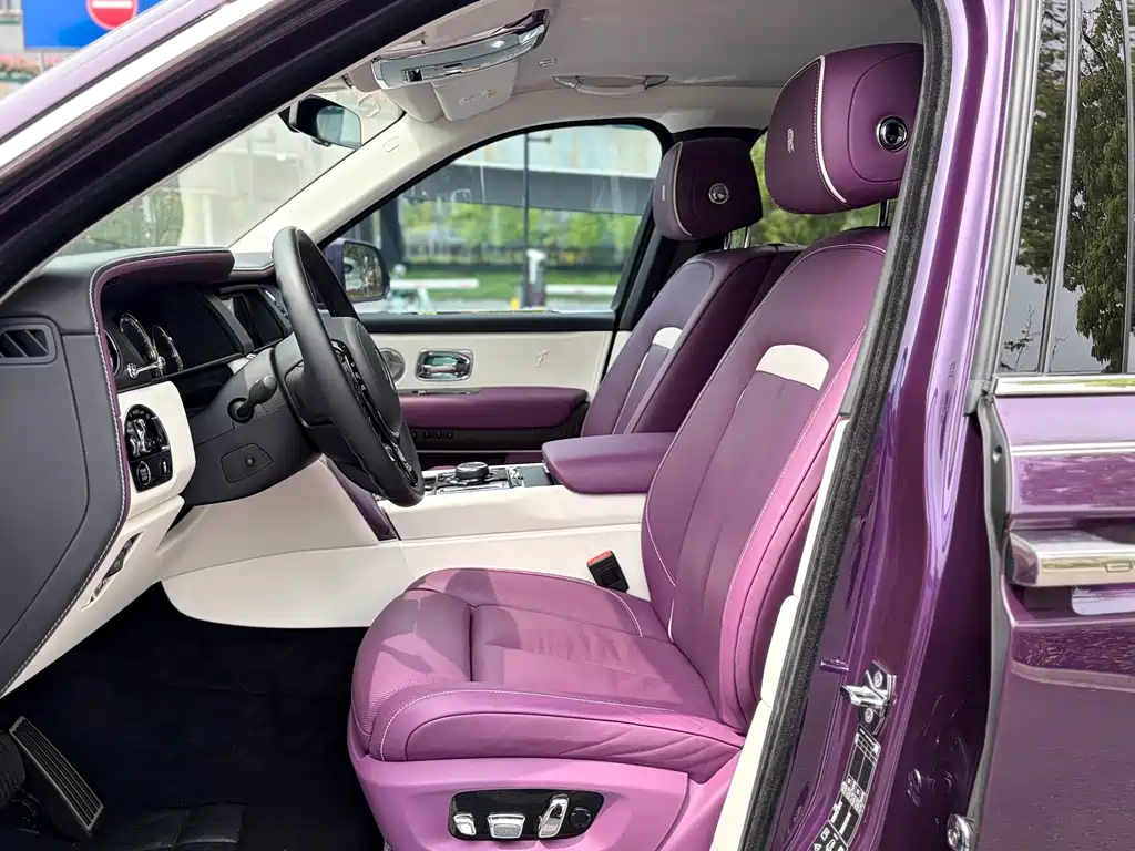Rolls-Royce Cullinan — миниатюра 8