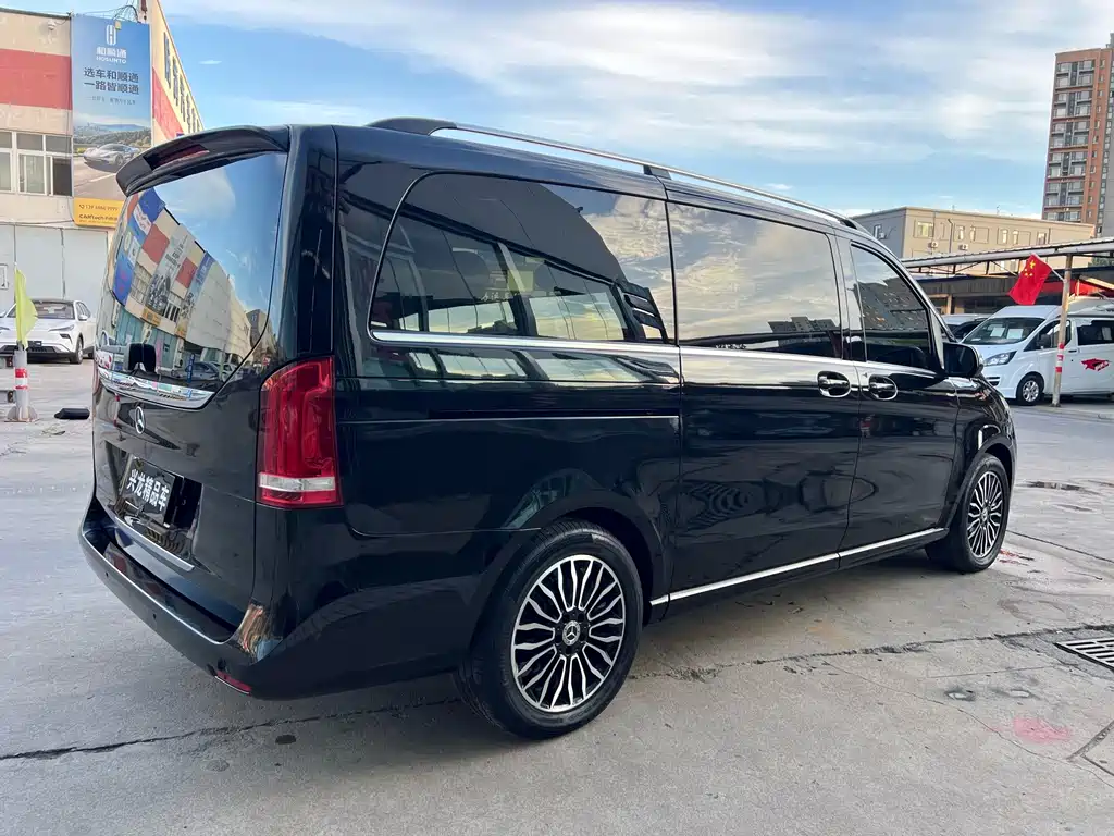 Mercedes-Benz V-Class — миниатюра 18