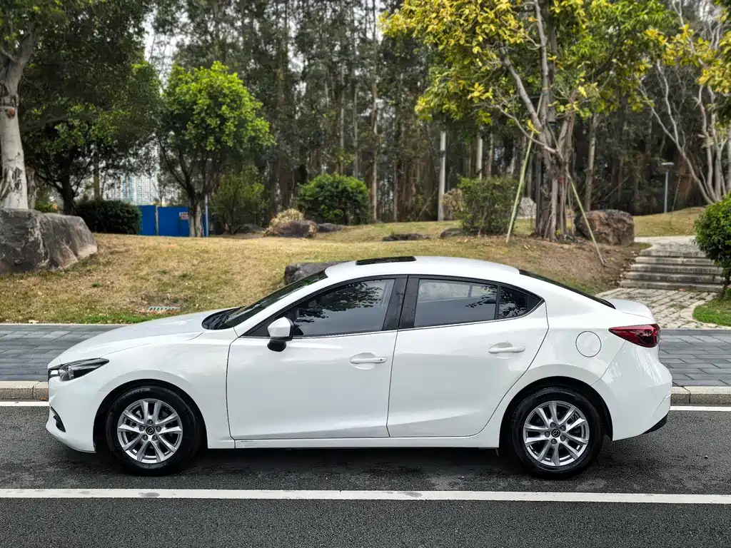 MAZDA 3 ANGKESAILA