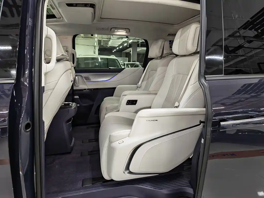 Buick GL8 Hybrid — миниатюра 9