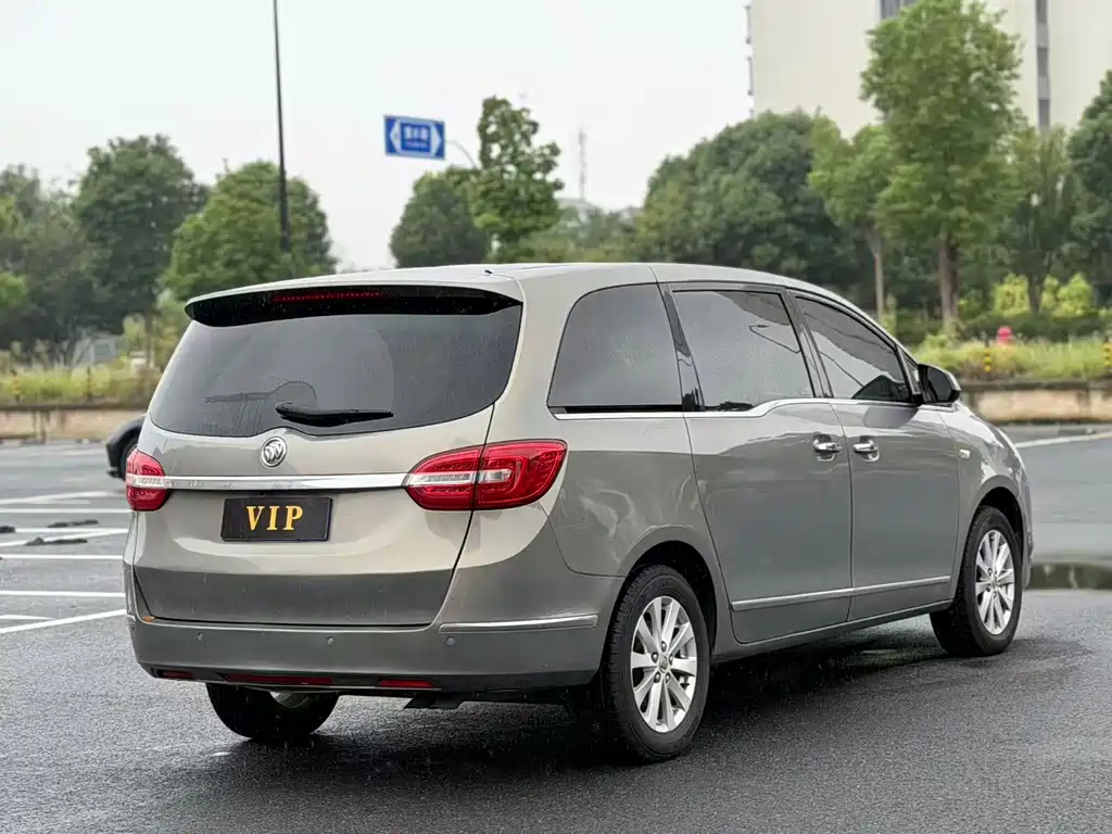 Buick GL8 — миниатюра 3