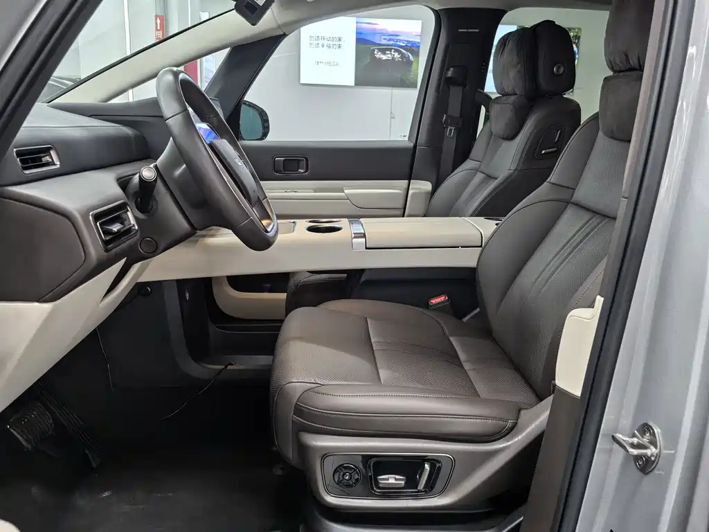 Li Auto Li MEGA — миниатюра 4