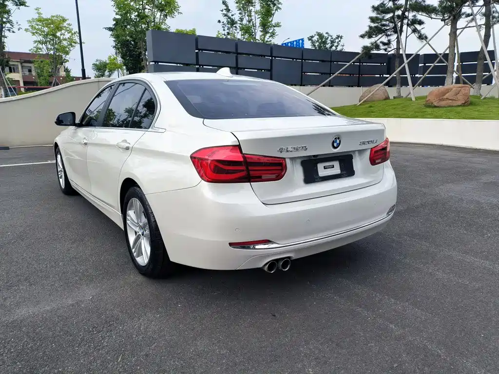 BMW 3 Series — миниатюра 7