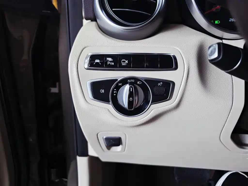 Mercedes-Benz GLC 2016 GLC 260 4MATIC Luxury