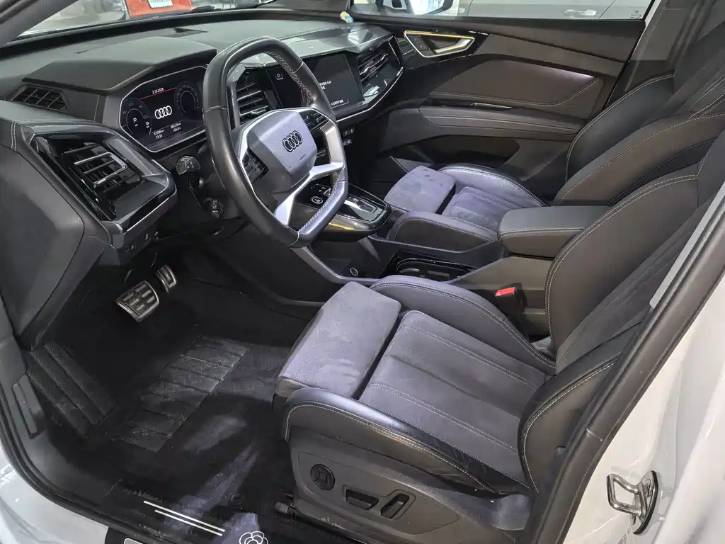 Audi Q4 e-tron — миниатюра 8