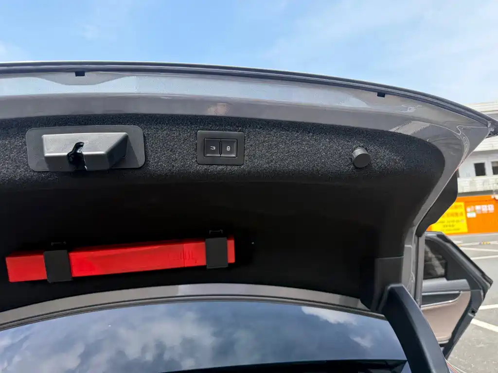 BYD Han — миниатюра 14