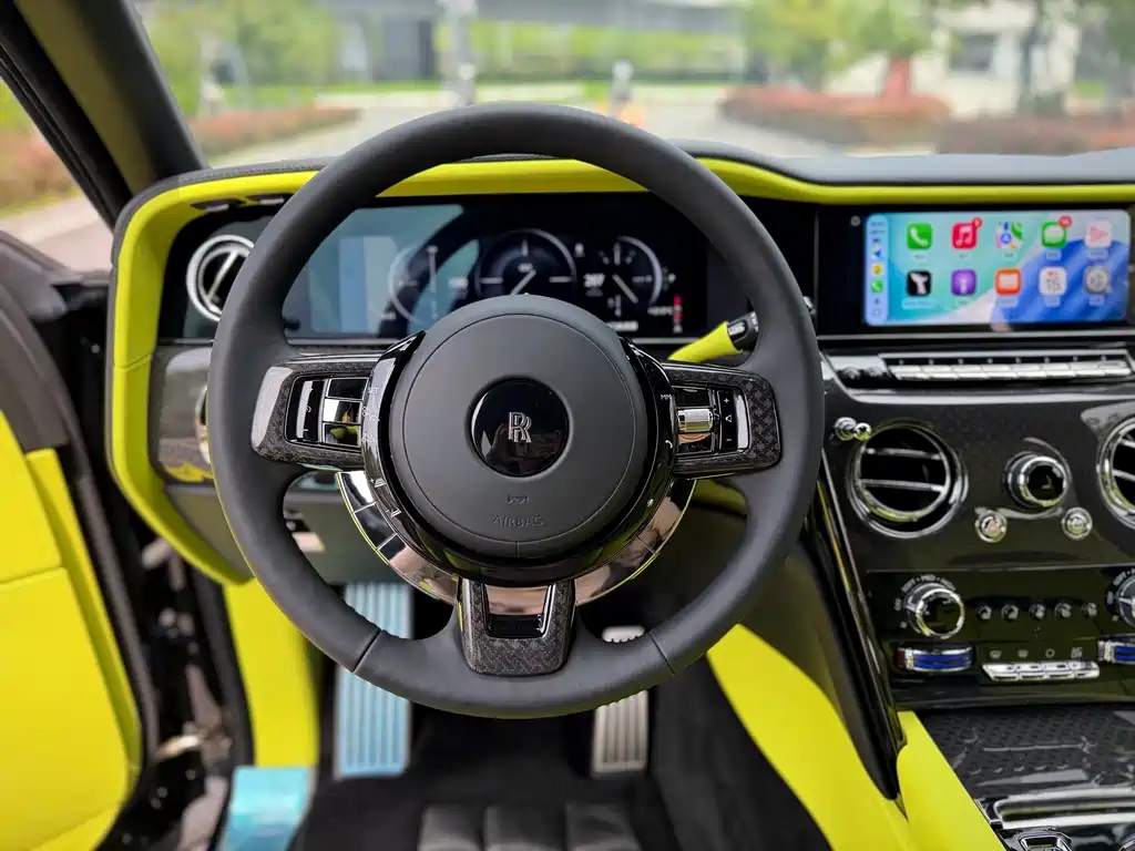 Rolls-Royce Cullinan — миниатюра 8