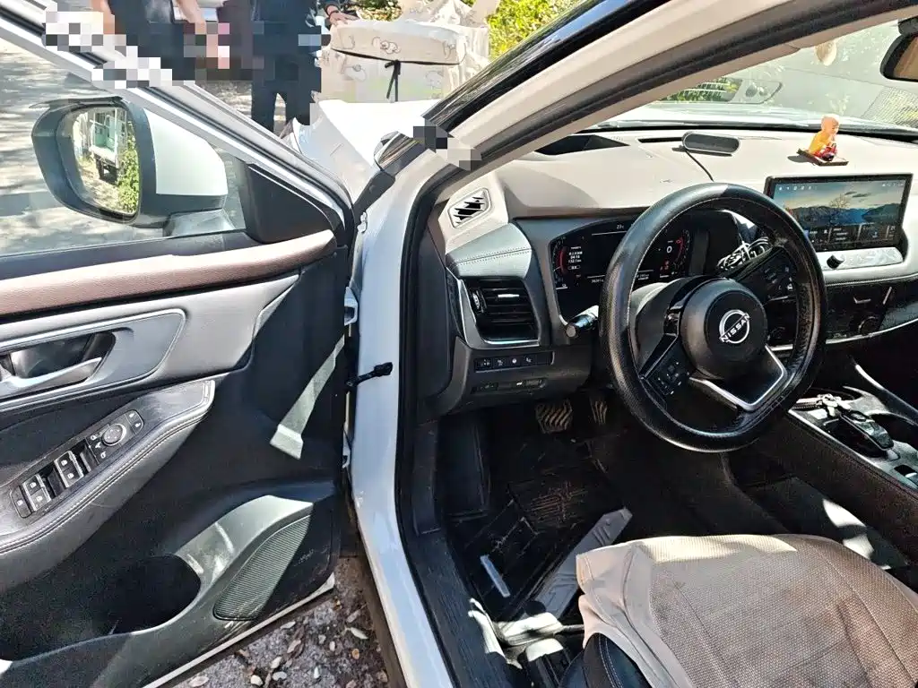 Nissan X-Trail — миниатюра 17