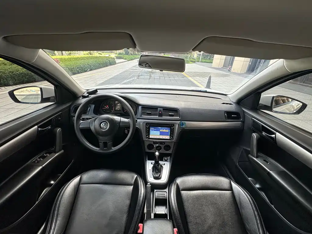Volkswagen Lavida 2013 1.6L AT
