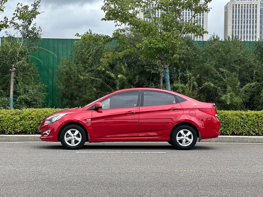 Hyundai Verna — миниатюра 3