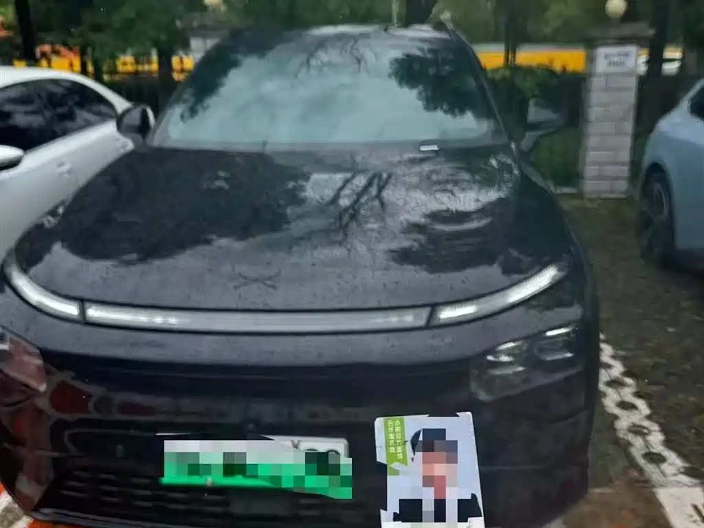 XPENG G9