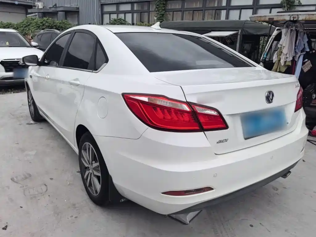 Changan Eado — миниатюра 5