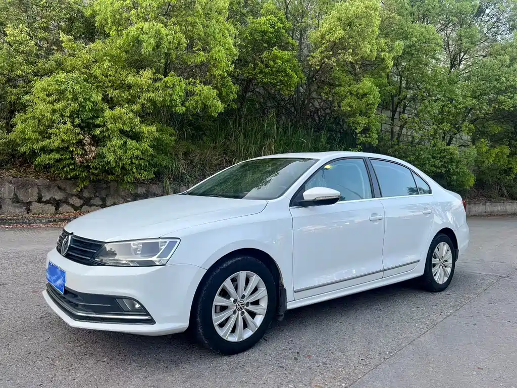 Volkswagen Sagitar 2016