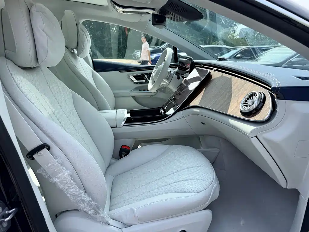 Mercedes-Benz EQE 2025 500 4MATIC Luxury