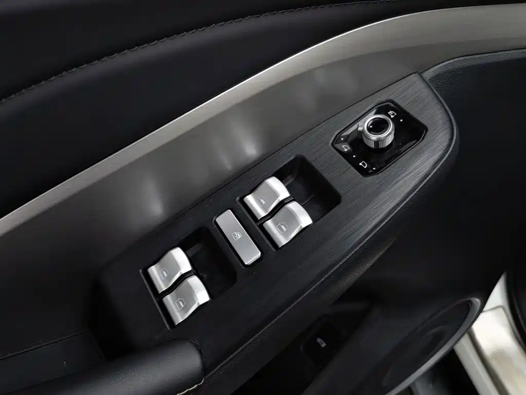 Wey Wey VV6 — миниатюра 9