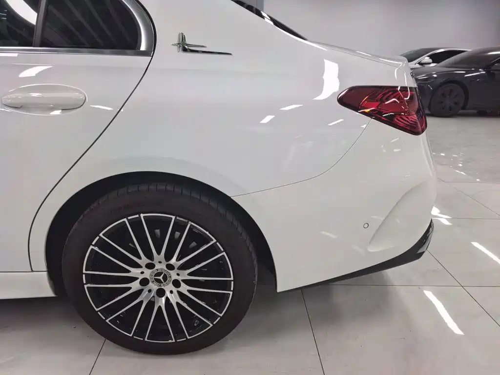 Mercedes-Benz C-Class — миниатюра 7