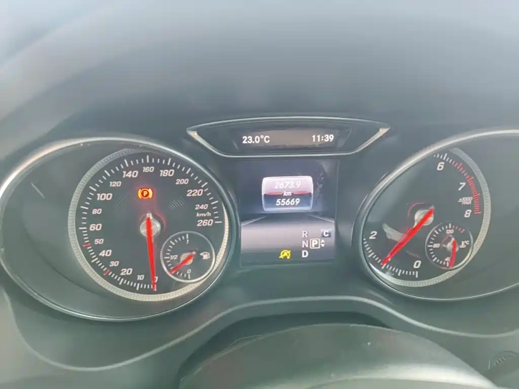 Mercedes-Benz GLA — миниатюра 12
