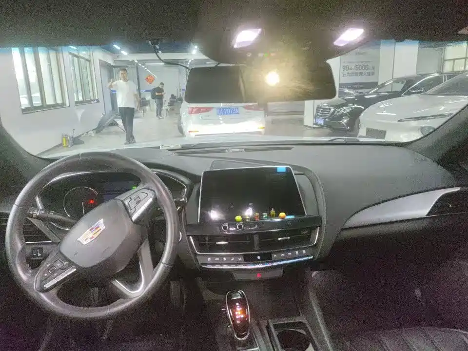 Cadillac CT5 — миниатюра 3