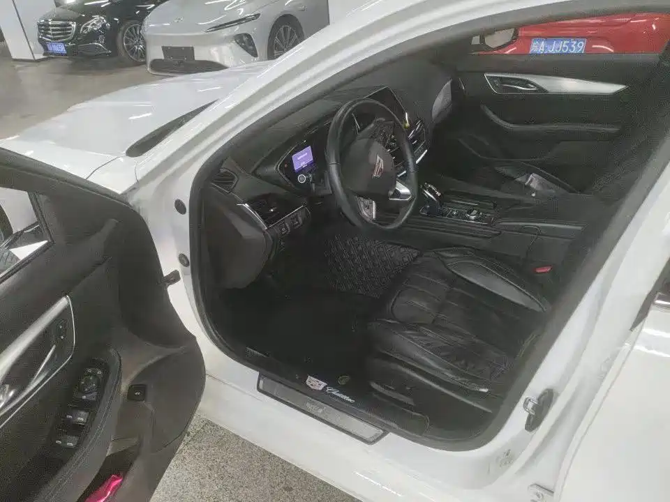 Cadillac CT5 — миниатюра 5