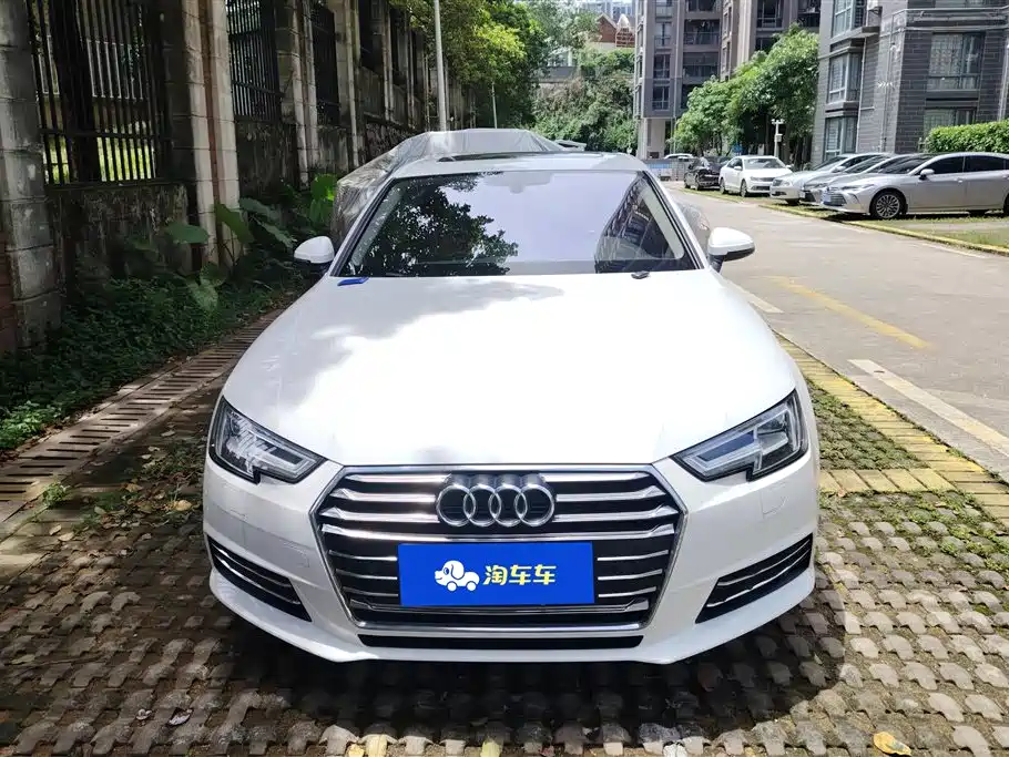 Audi A4L 2017 40 TFSI Fashion