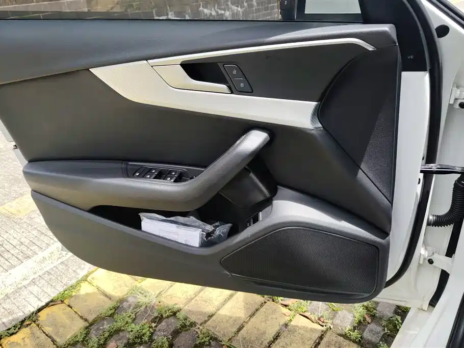 Audi A4L 2017 40 TFSI Fashion