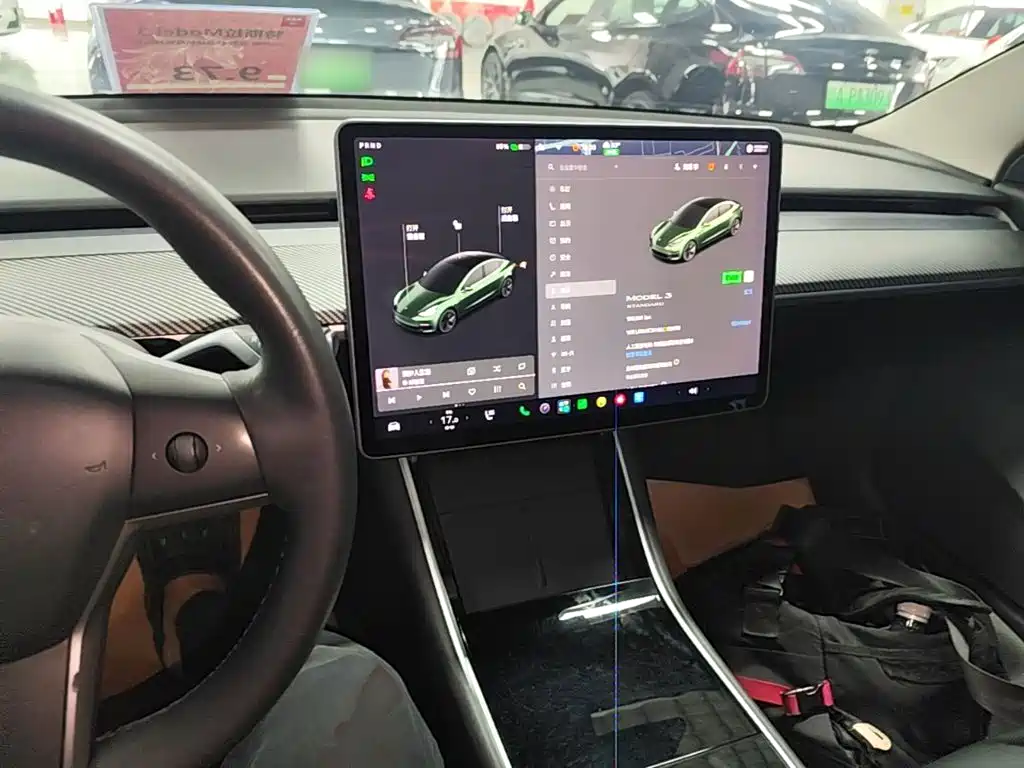 Tesla Model 3 — миниатюра 10