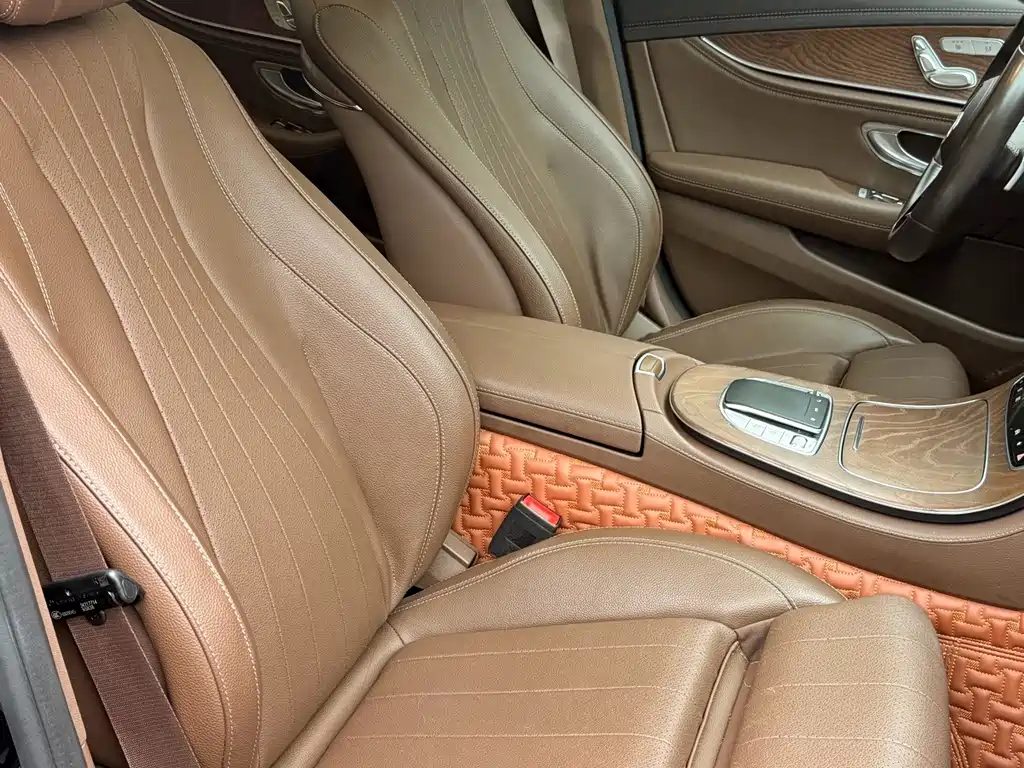 Mercedes-Benz E-Class — миниатюра 10