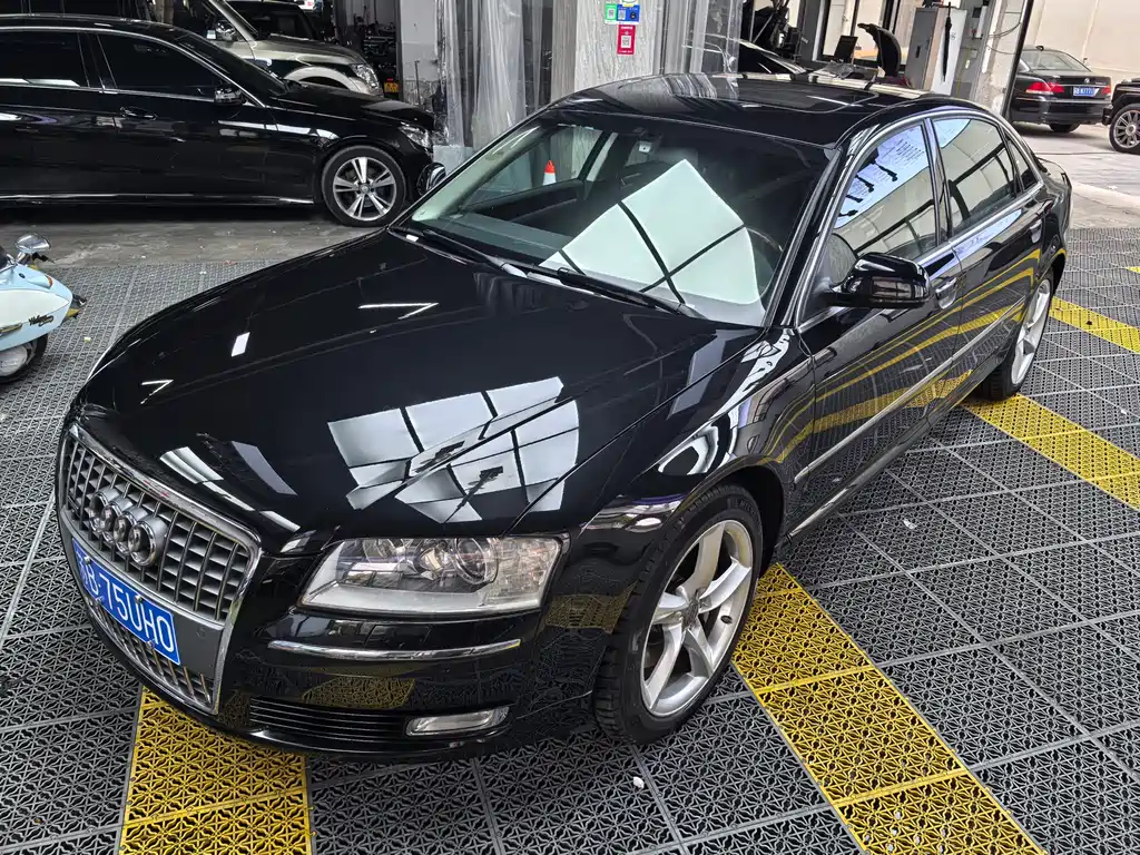 Купить Audi A8