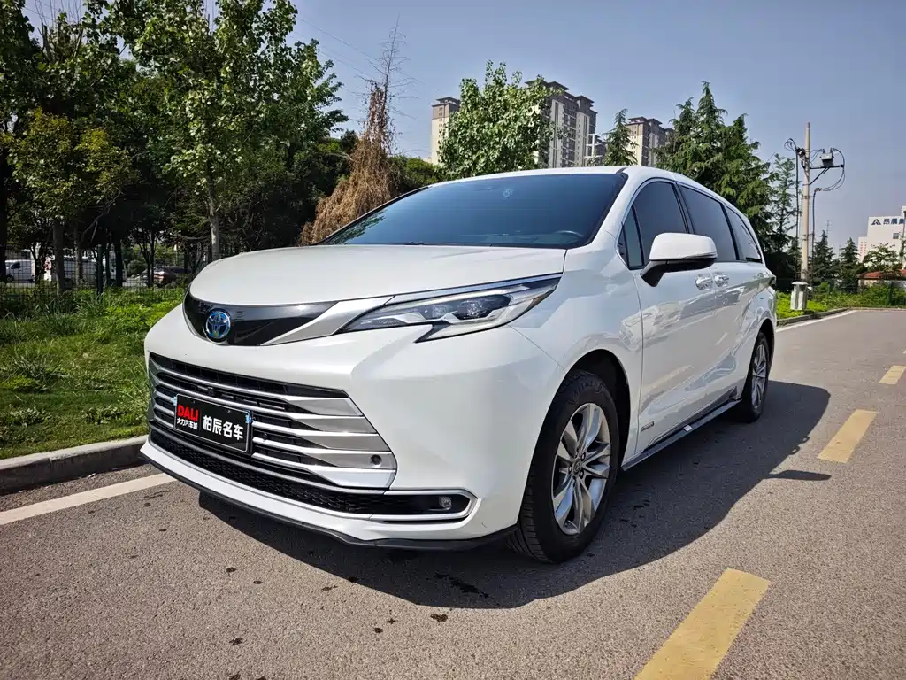 Toyota Sienna 2023