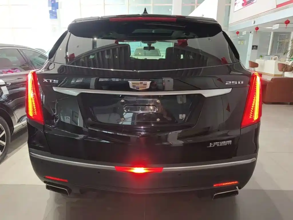 Cadillac XT5 — миниатюра 6