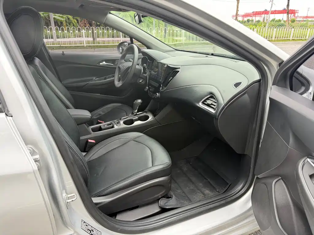 Chevrolet Cruze — миниатюра 13