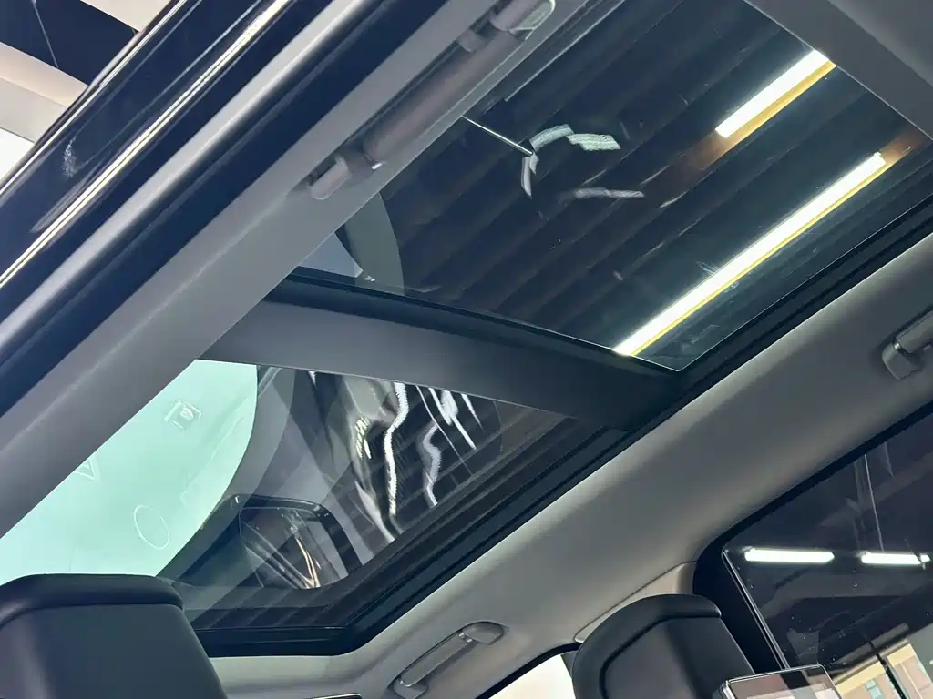 Land Rover Range Rover — миниатюра 24