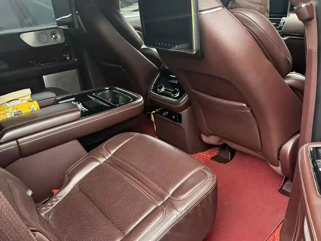 Lincoln Navigator — миниатюра 3