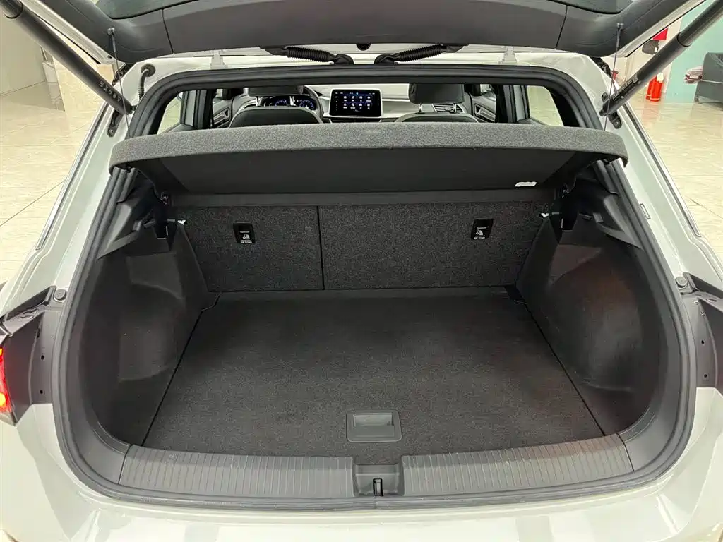 VOLKSWAGEN T ROC EXPLORING SONGS