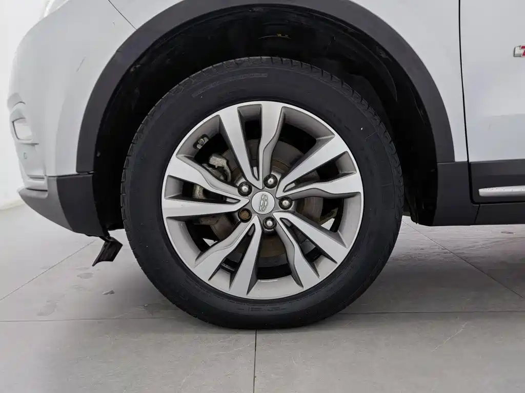 Geely Boyue — миниатюра 17