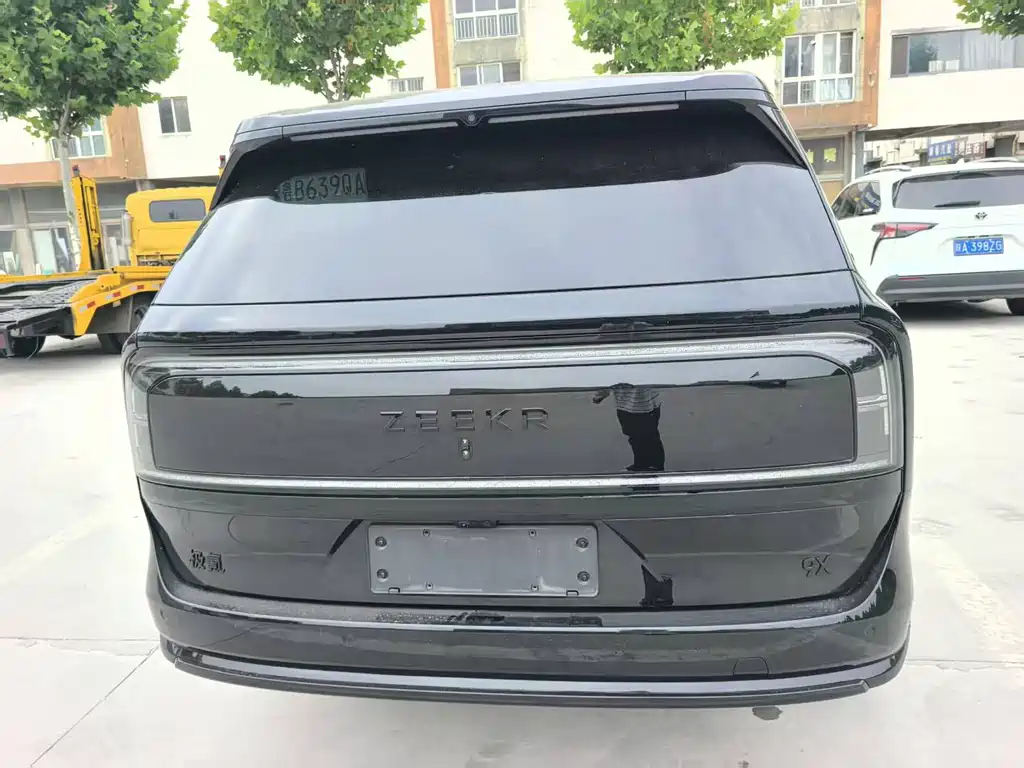 Zeekr 9X 2025 70kWh