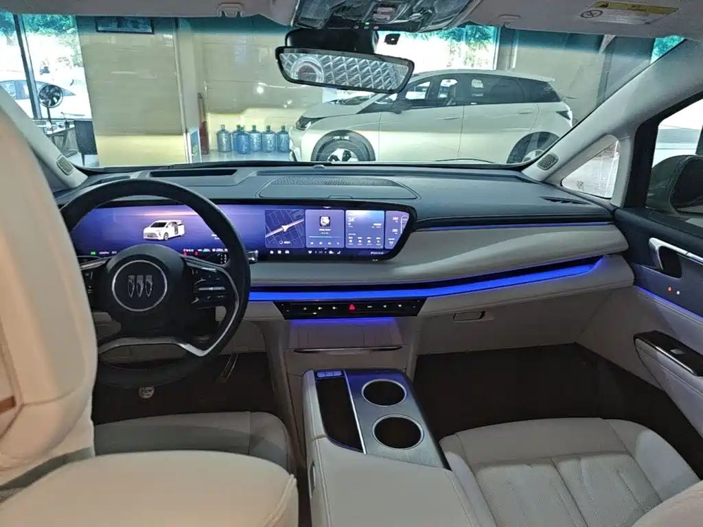 Buick GL8 Hybrid — миниатюра 10