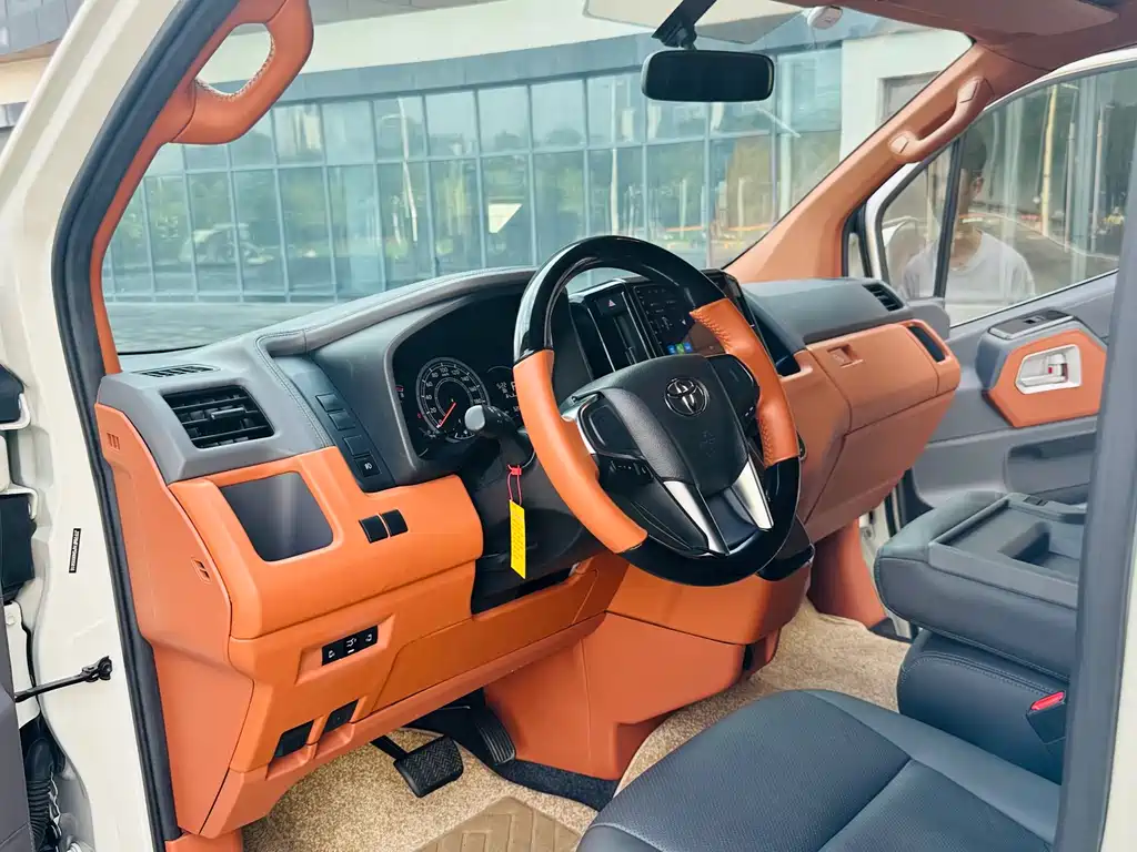 Toyota Granvia 2023 3.5L