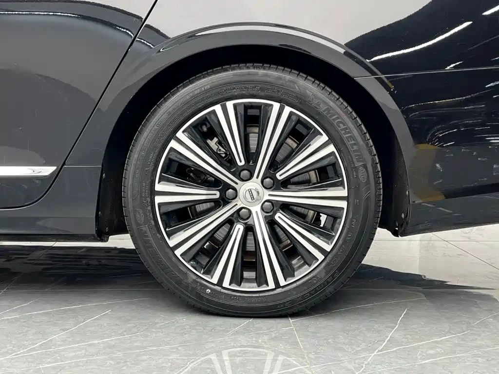 Volvo S90 — миниатюра 22