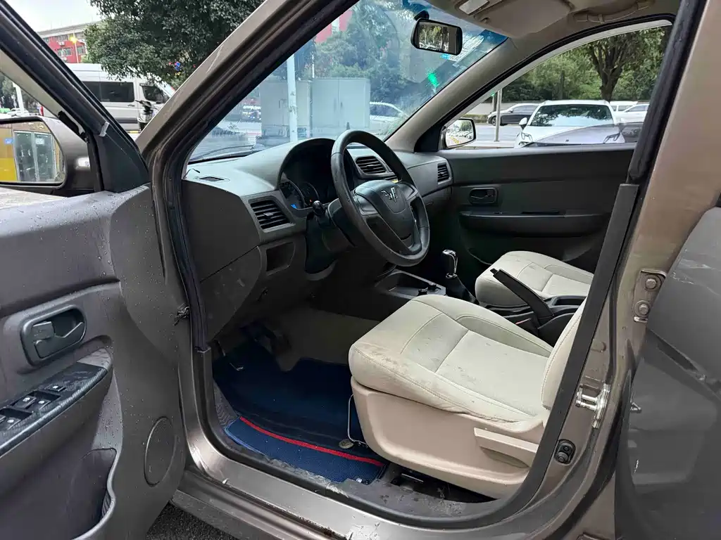 Wuling Hongguang — миниатюра 8
