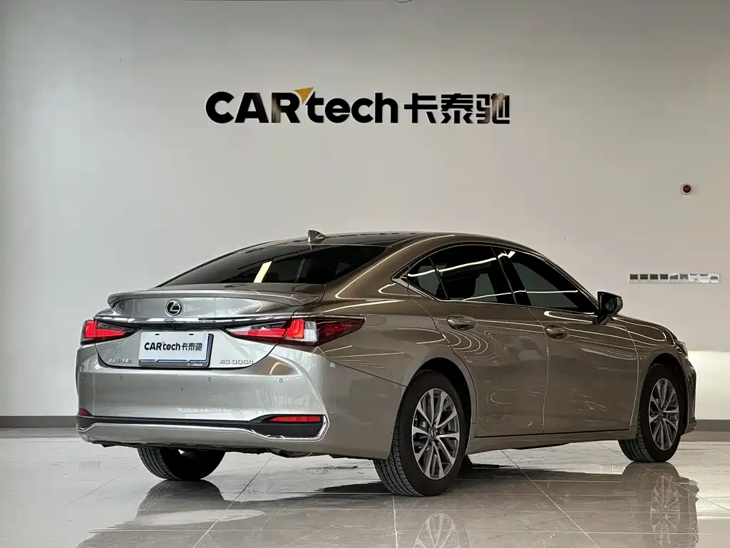 Lexus ES — миниатюра 5
