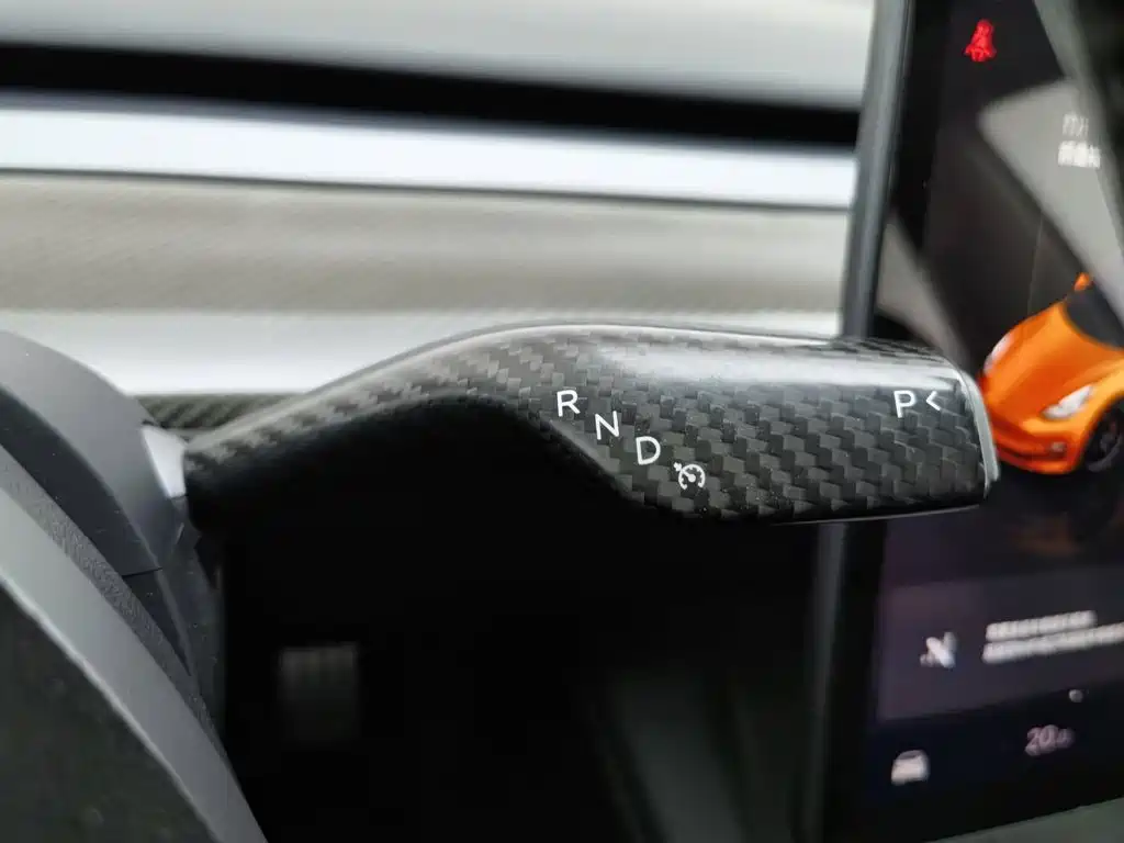 Tesla Model 3 — миниатюра 13