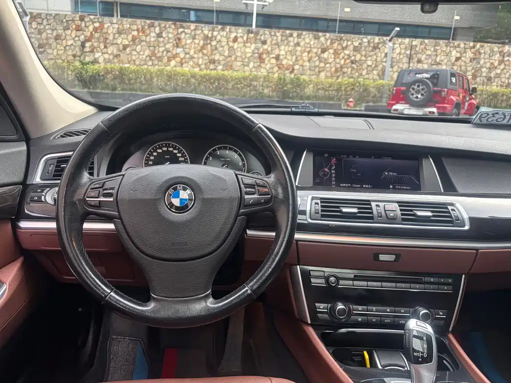 BMW 5 Series GT — миниатюра 13
