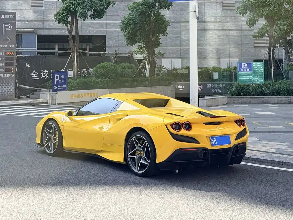 Ferrari F8 — миниатюра 7