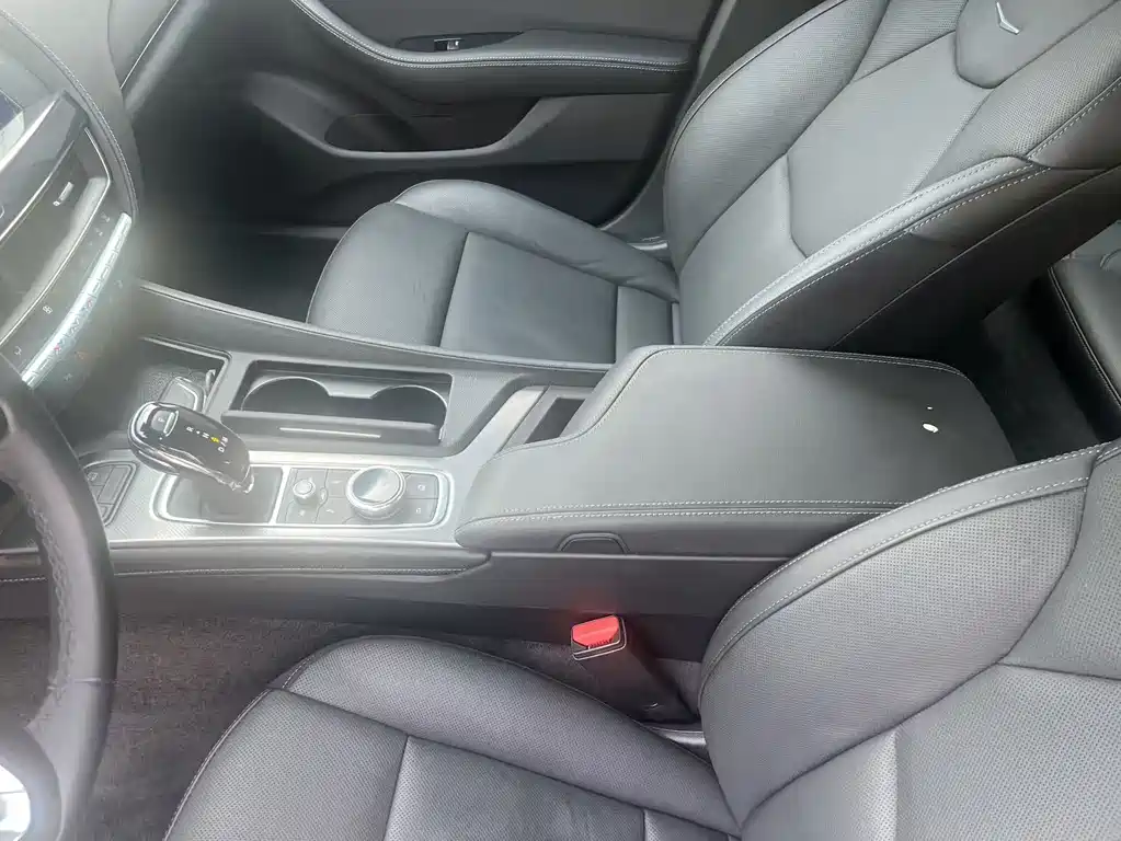 Cadillac CT5 28T Luxury Type, фото 12