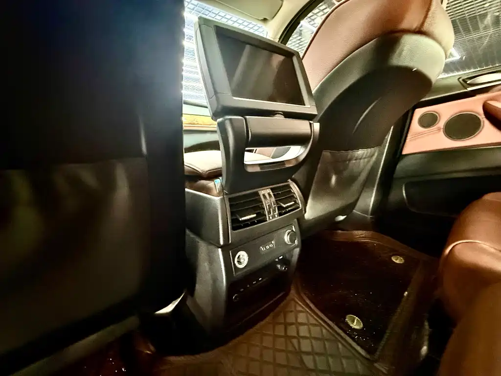 BMW X5 (Import) — миниатюра 11