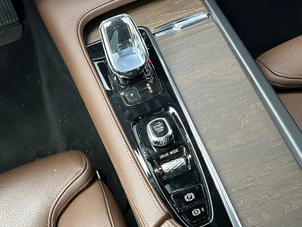 Volvo S90 — миниатюра 16