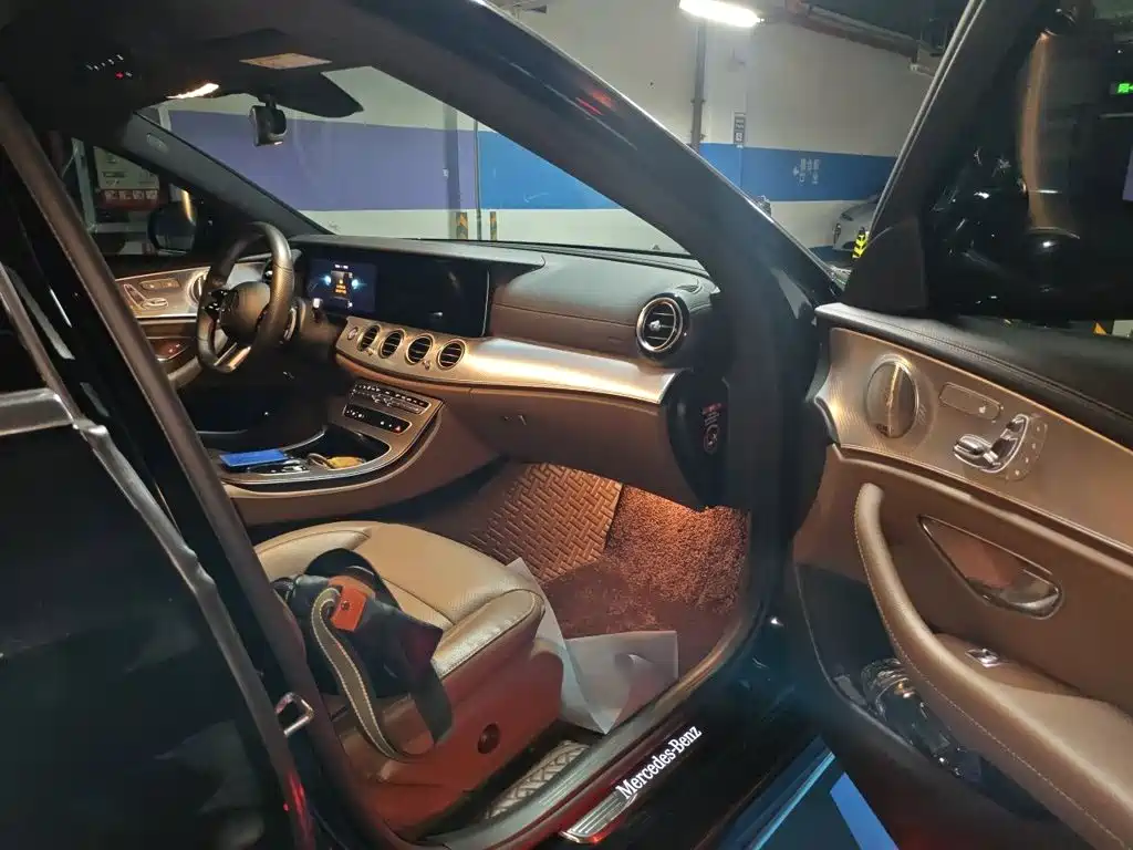 Mercedes-Benz E-Class — миниатюра 18