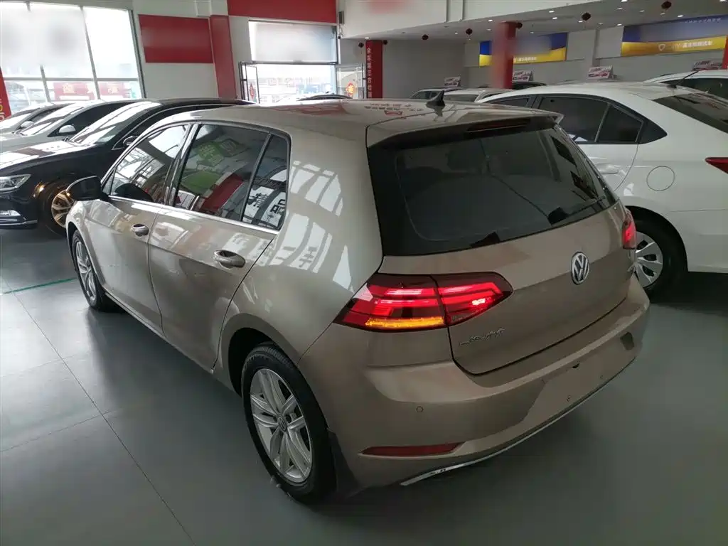 Volkswagen Golf 2019 1.6L AT Comfort V