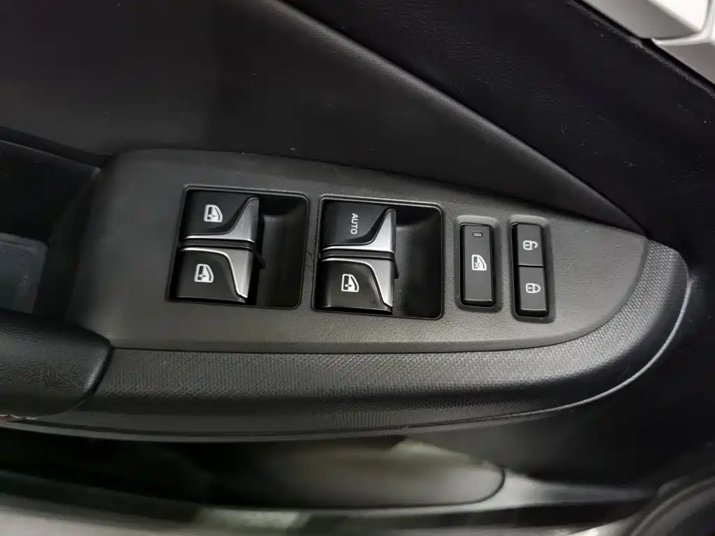 Changan Eado — миниатюра 9